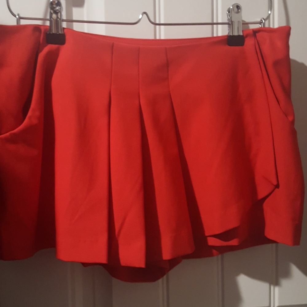 Scort skirt